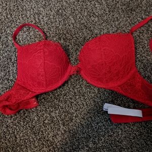 32B Victoria Secret Lace Pushup Bra